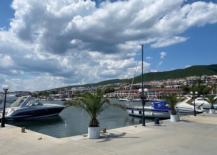 Apartment Horizon 33 'б' *